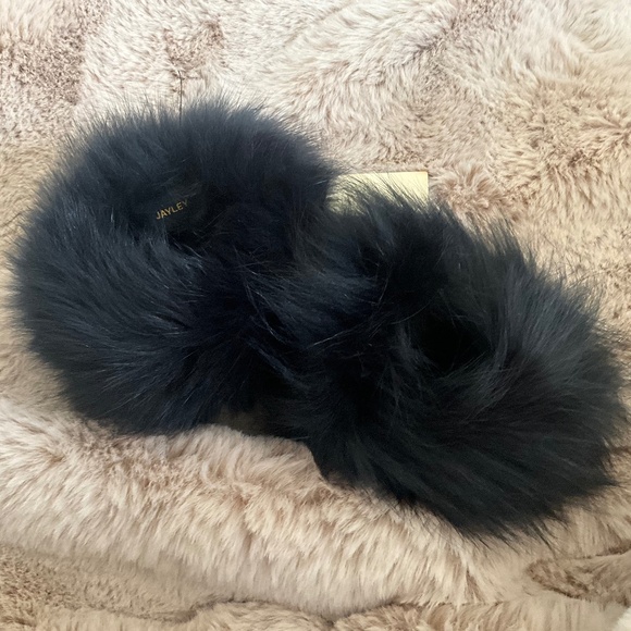 Real Fox Fur Cuffs - Picture 2 of 3